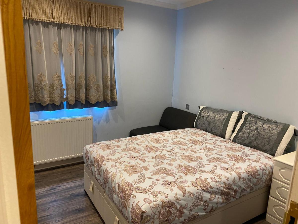 Ruislip Guest House Dış mekan fotoğraf
